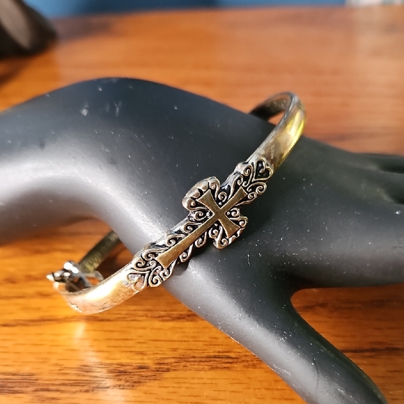 Gold Cross Bracelet With Bible Verse "Ask, Seek, Knock" - Picture 1 of 11